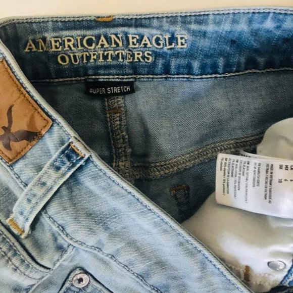 American Eagle flower rose jean shorts 6 - Picture 3 of 3